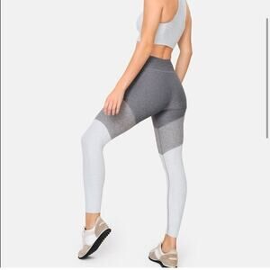 Outdoor Voices 7/8 Spring Leggings Graphite Ash Dove Pocket Workout‎ Size XS NEW